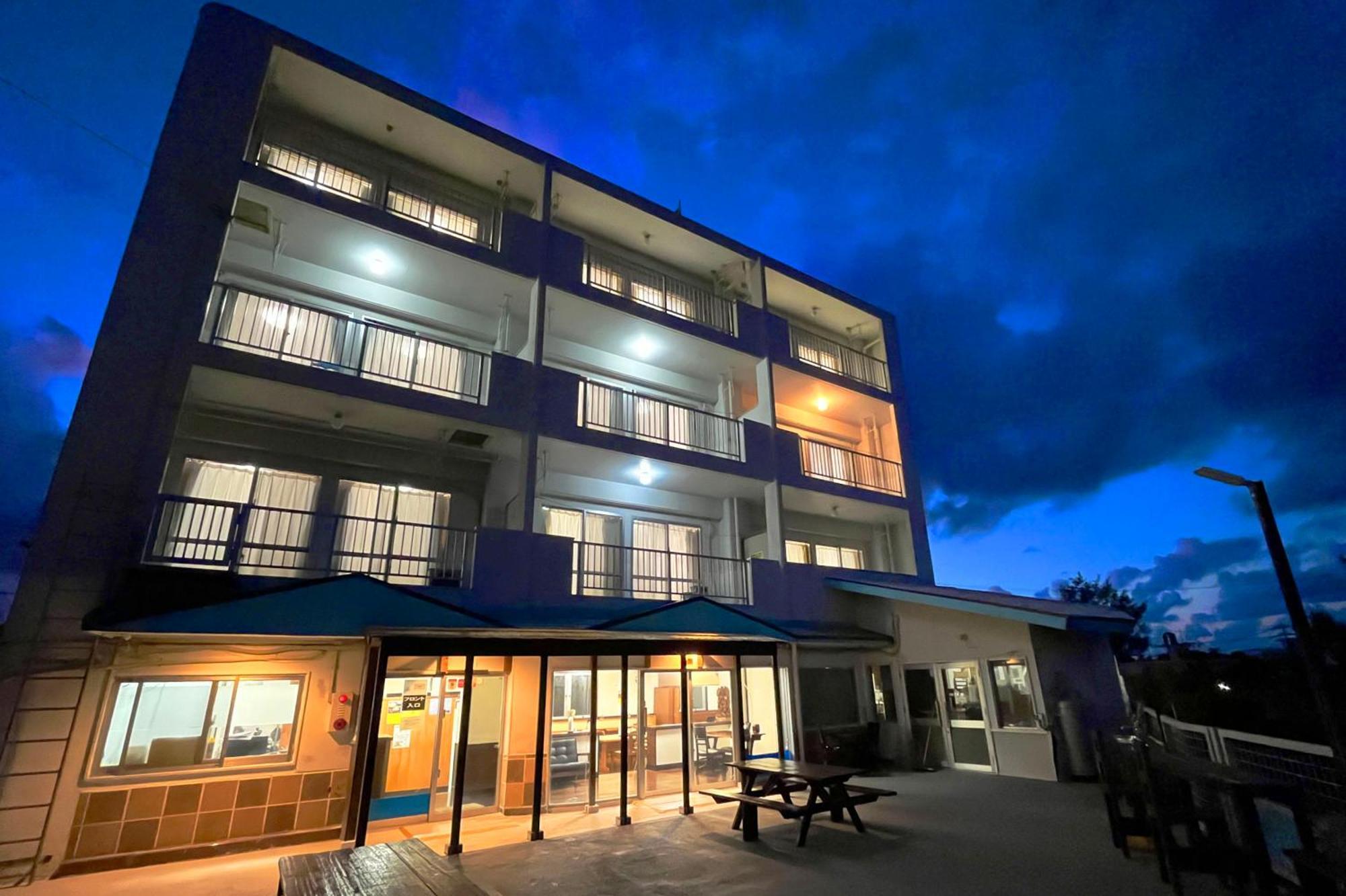 Crystal Inn Onna Exterior foto